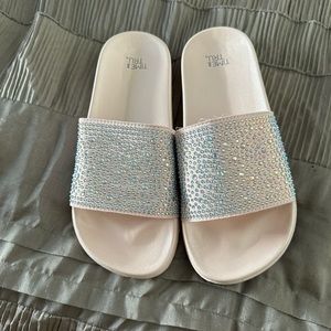 Time and Tru slip on’s